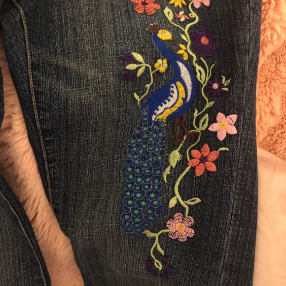 Womens Willie Smith bootcut jeans with peacock embroidered on them - Picture 2 of 7